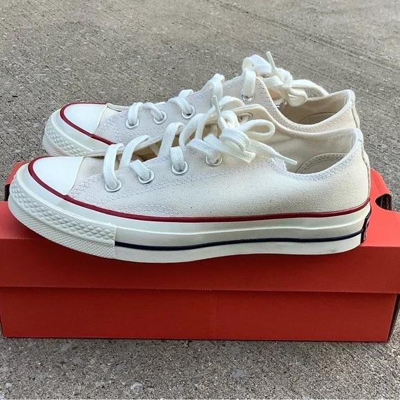 Converse Chuck Taylor- Chuck 70 Canvas-
Parchment/Garnet/Egret NIB- Size 6 - Picture 3 of 11